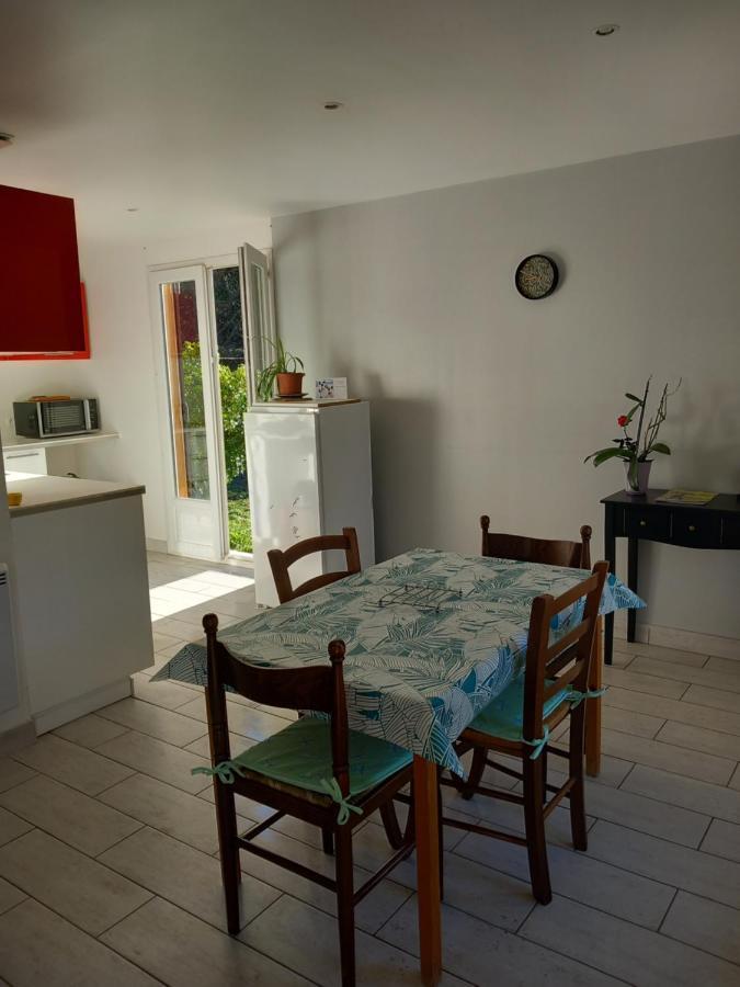 Petit Chalet En Bois Reynès Zewnętrze zdjęcie